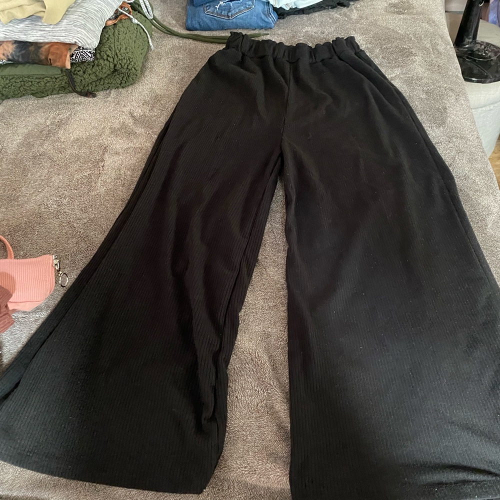 Medium Capella black pants.